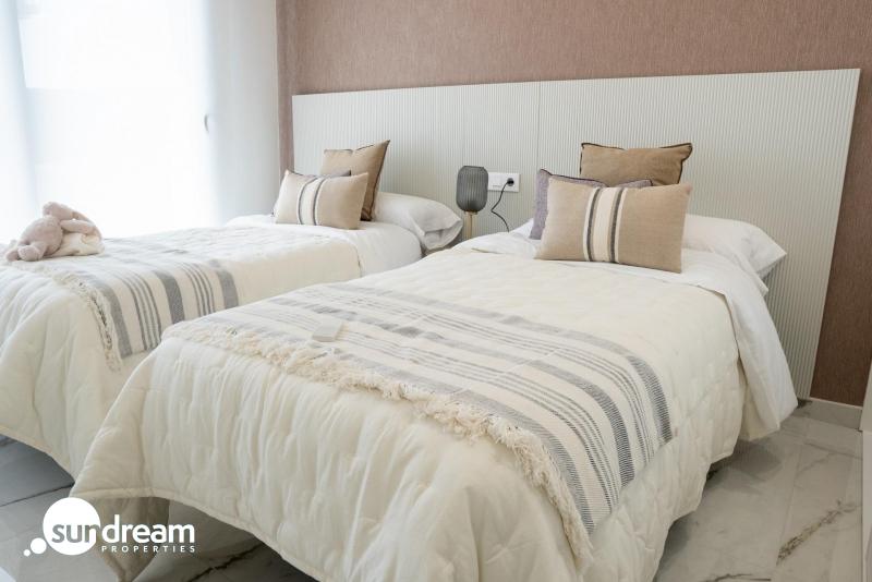Chalet independiente en una sola planta con piscina privada a la venta en Ciudad Quesada(Alicante).