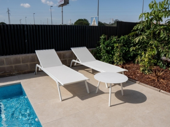 Chalet independiente en una sola planta con piscina privada a la venta en Ciudad Quesada(Alicante).