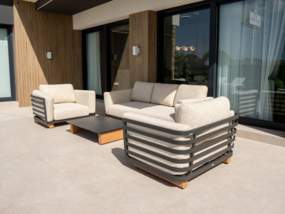 Chalet independiente en una sola planta con piscina privada a la venta en Ciudad Quesada(Alicante).
