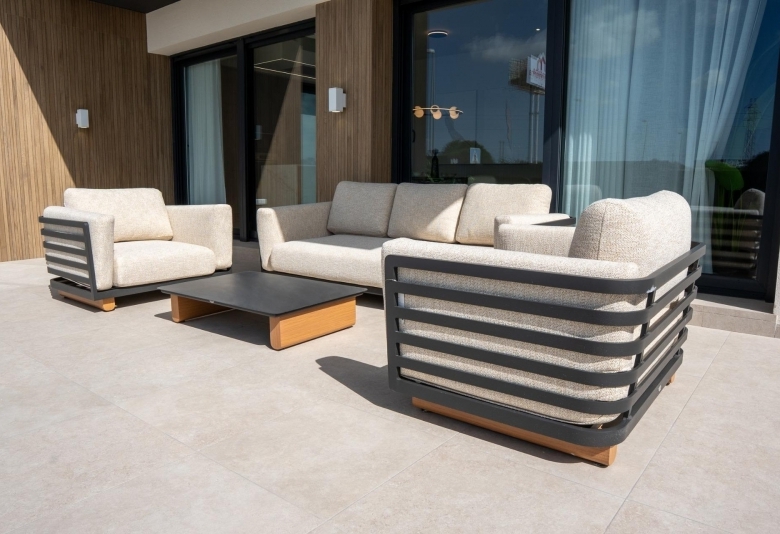 Chalet independiente en una sola planta con piscina privada a la venta en Ciudad Quesada(Alicante).