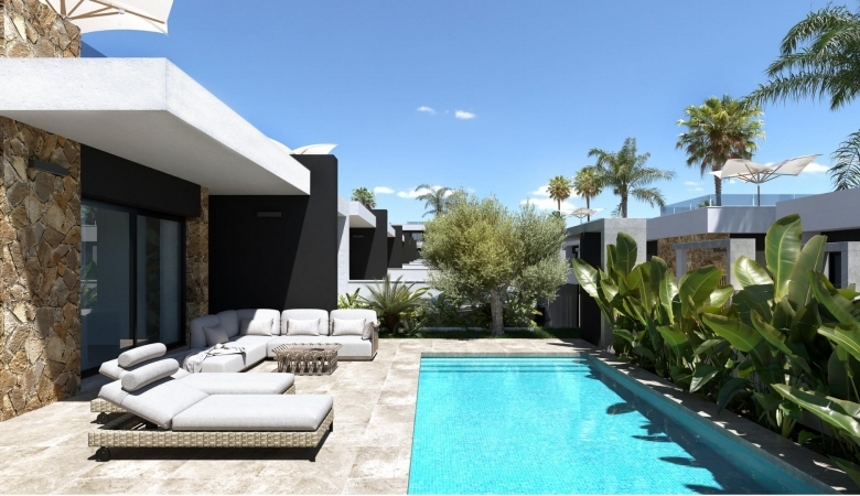 Chalet independiente en una sola planta con piscina privada a la venta en Ciudad Quesada(Alicante).
