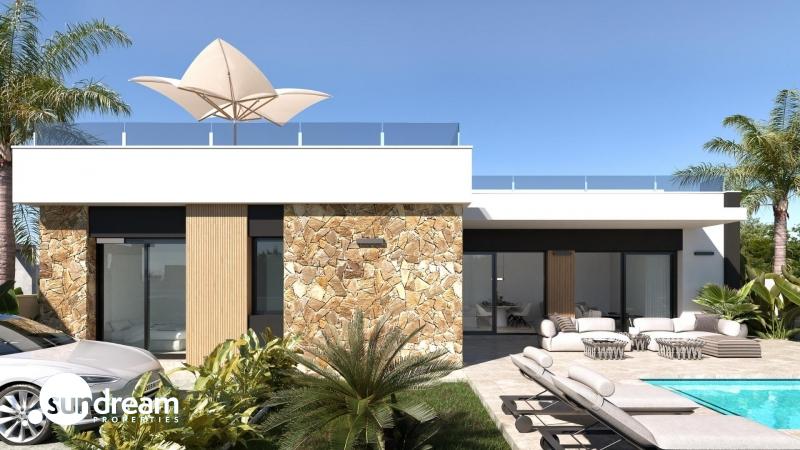 Chalet independiente en una sola planta con piscina privada a la venta en Ciudad Quesada(Alicante).