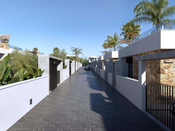 Chalet independiente en una sola planta con piscina privada a la venta en Ciudad Quesada(Alicante).