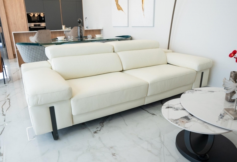 Chalet independiente en una sola planta con piscina privada a la venta en Ciudad Quesada(Alicante).