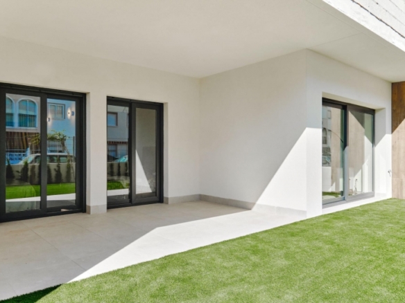 Bungalow de planta baja a la venta cerca del mar en La Veleta(Torrevieja)