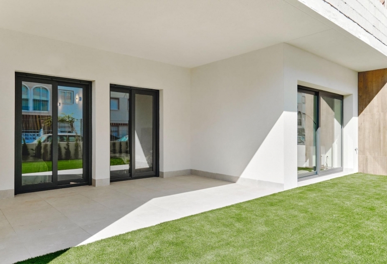 Bungalow de planta baja a la venta cerca del mar en La Veleta(Torrevieja)