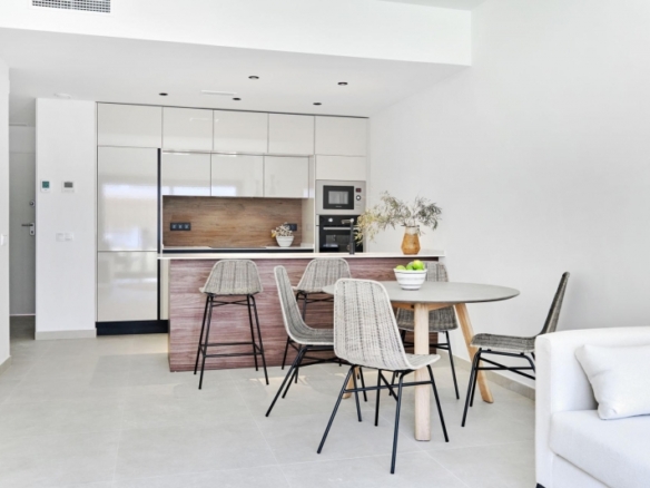 Bungalow de planta baja a la venta cerca del mar en La Veleta(Torrevieja)