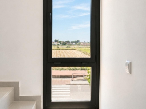 Adosado moderno con solarium privado a la venta en Dolores