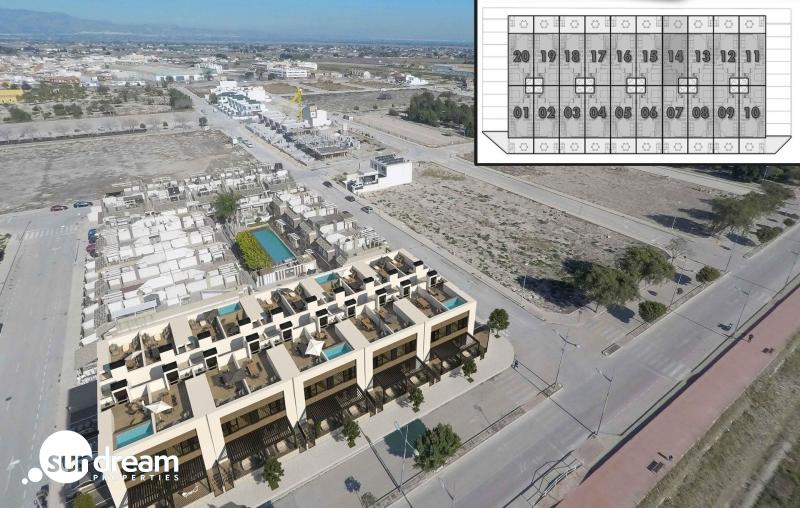 Adosado moderno con solarium privado a la venta en Dolores