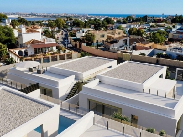 Chalet de una planta con 3 dormitorios y piscina privada en Torrevieja