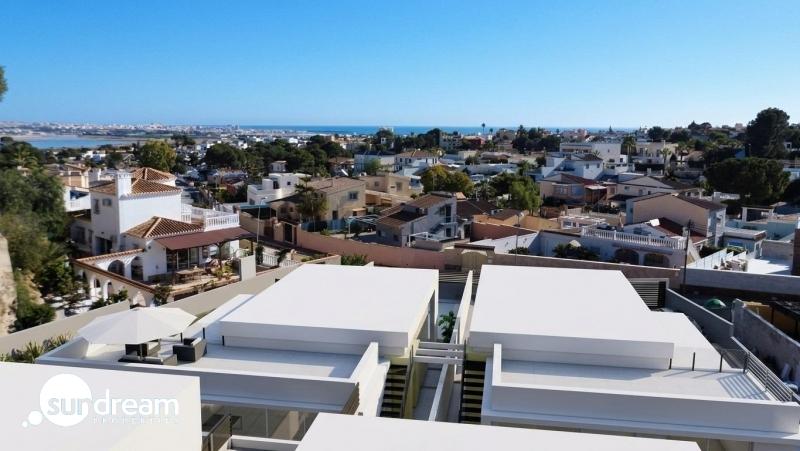 Chalet de una planta con 3 dormitorios y piscina privada en Torrevieja