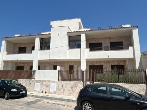 BUNGALOWS DE PLANTA BAJA Y ALTA DE NUEVA CONSTRUCCIÓN EN HONDON DE LAS NIEVES