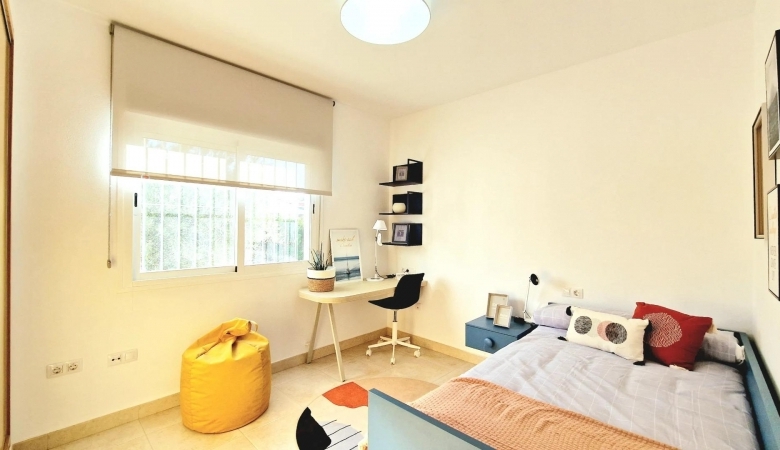 Villa de 3 dormitorios con solarium y amplia parcela en Lorca(Murcia)