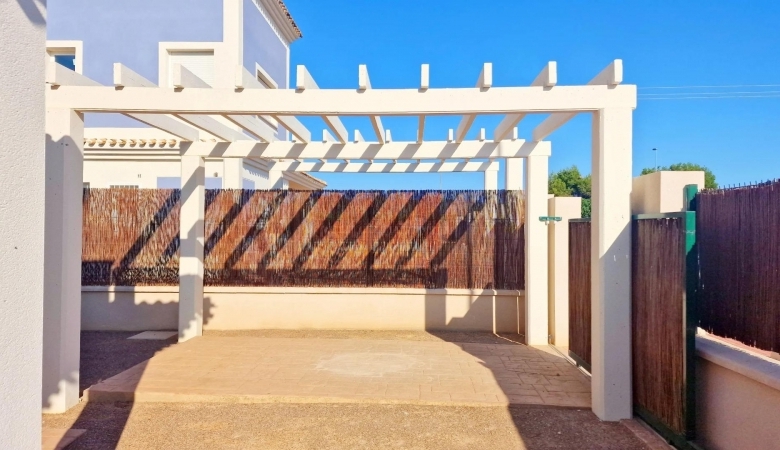 Villa de 3 dormitorios con solarium y amplia parcela en Lorca(Murcia)