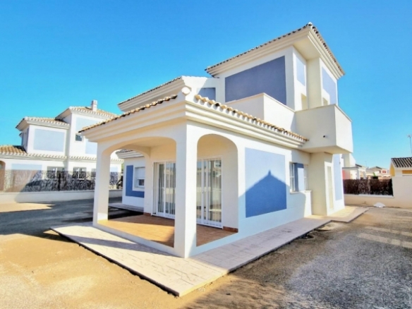 Villa de 3 dormitorios con solarium y amplia parcela en Lorca(Murcia)