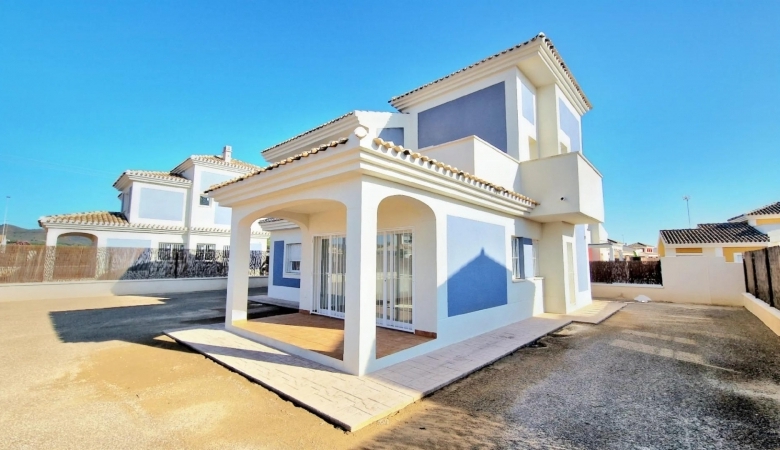 Villa de 3 dormitorios con solarium y amplia parcela en Lorca(Murcia)
