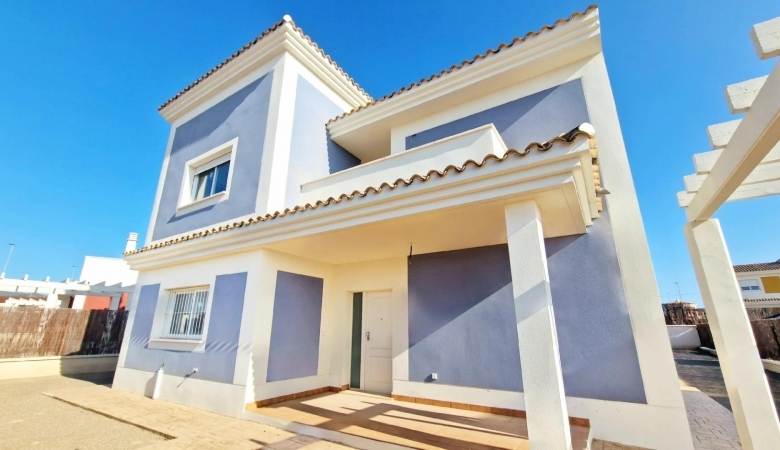 Villa de 3 dormitorios con solarium y amplia parcela en Lorca(Murcia)