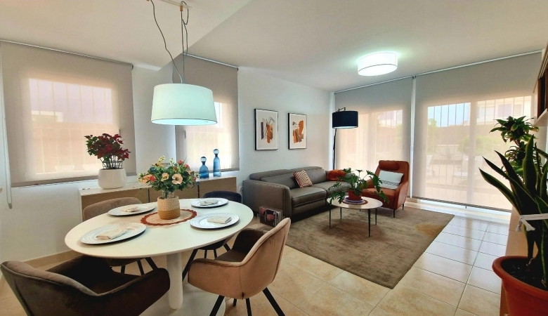 Villa de 3 dormitorios con solarium y amplia parcela en Lorca(Murcia)