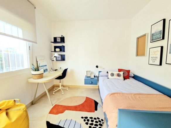 Villa de 3 dormitorios con solarium y amplia parcela en Lorca(Murcia)
