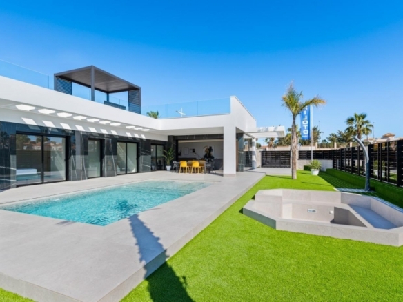 VILLAS DE LUJO EN CAMPO DE GOLF(ALGORFA).