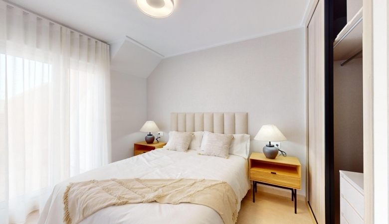 Ático de 3 dormitorios con solarium privado y jacuzzi en Pilar de la Horadada, Costa Blanca