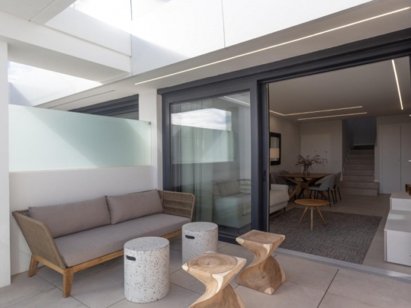Apartamento en venta 2 dormitorios y piscina playa Denia