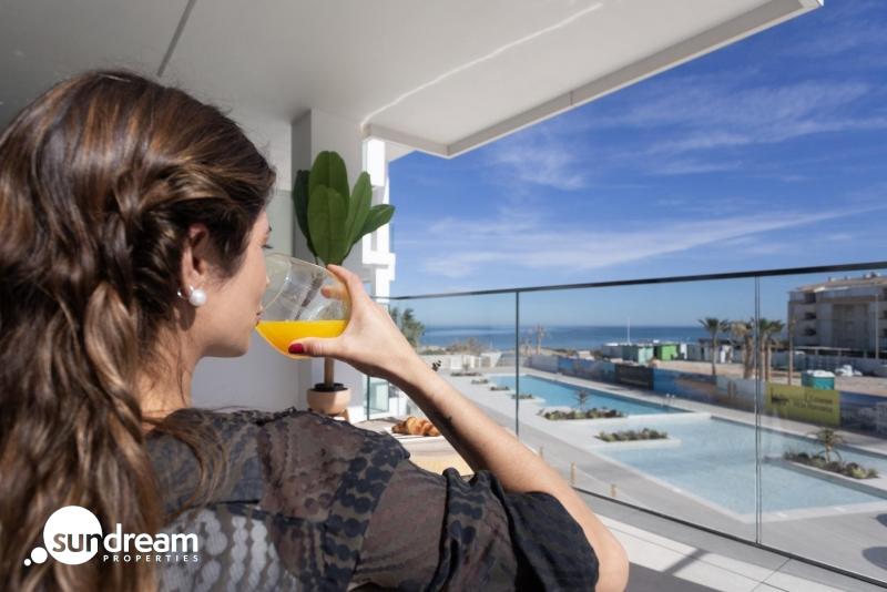 Apartamento en venta 2 dormitorios y piscina playa Denia