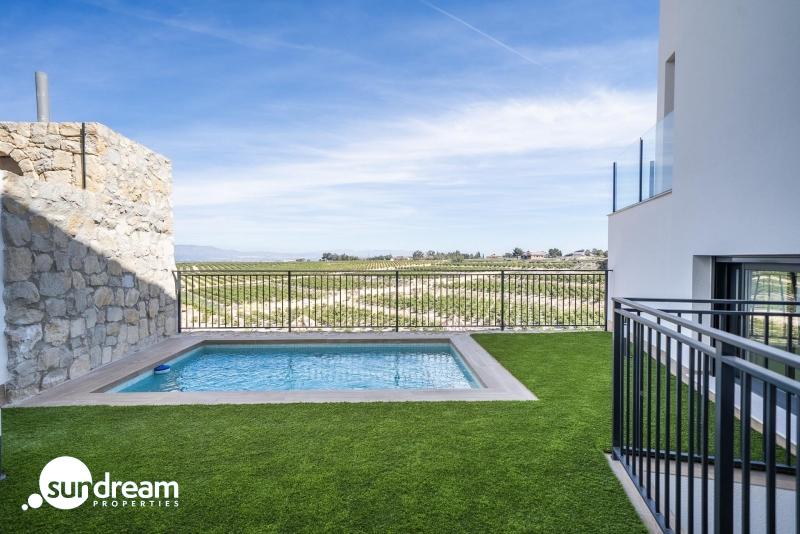 Villa en venta obra nueva en La Finca Golf Algorfa