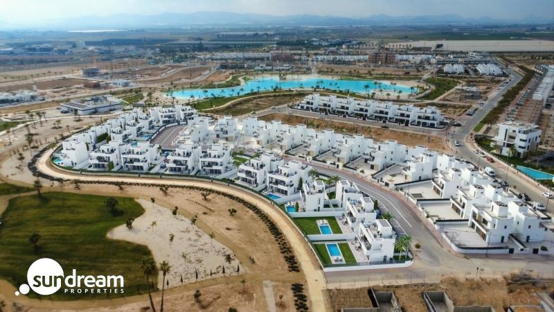 Villa en venta obra nueva con piscina en Torre Pacheco