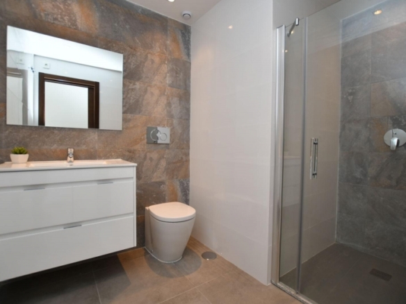 Bungalow en venta con garaje y piscina en San Miguel