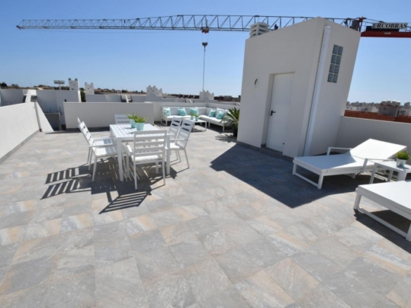 Bungalow en venta con garaje y piscina en San Miguel