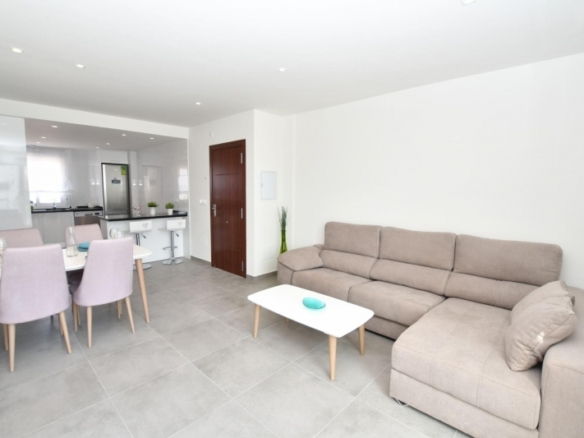 Bungalow en venta con garaje y piscina en San Miguel