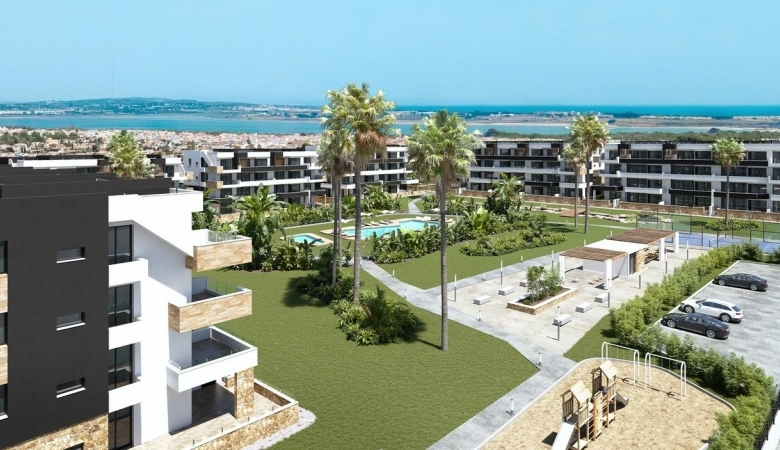 Ático en venta con garaje en La Siesta Torrevieja