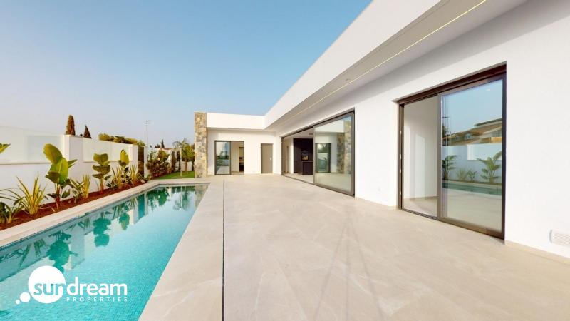 Chalet en venta obra nueva con piscina Los Alcázares