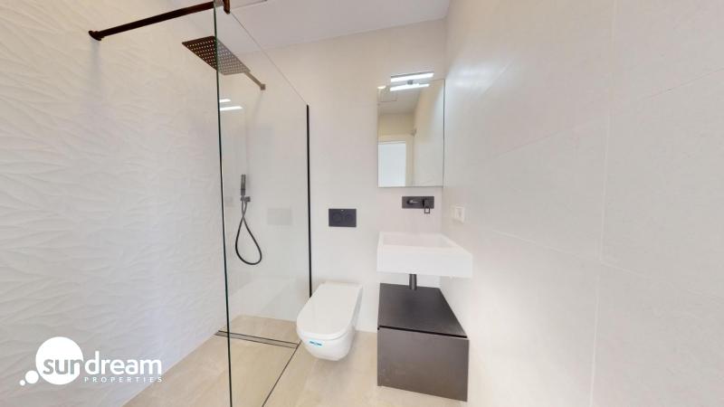 Chalet en venta obra nueva con piscina Los Alcázares
