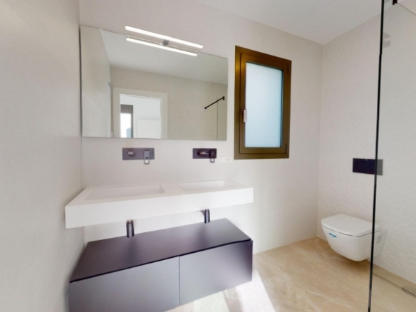 Chalet en venta obra nueva con piscina Los Alcázares