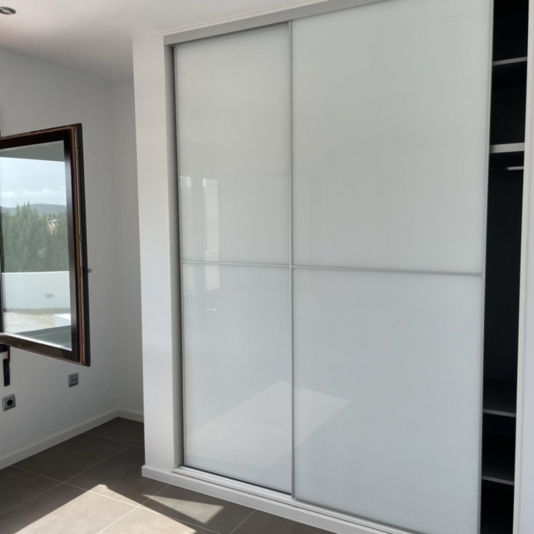 Villa grande en venta con piscina y vistas en Moraira