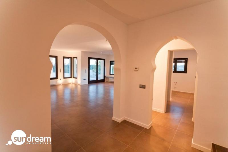g_42004-4-8 Villa grande en venta con piscina y vistas en Moraira