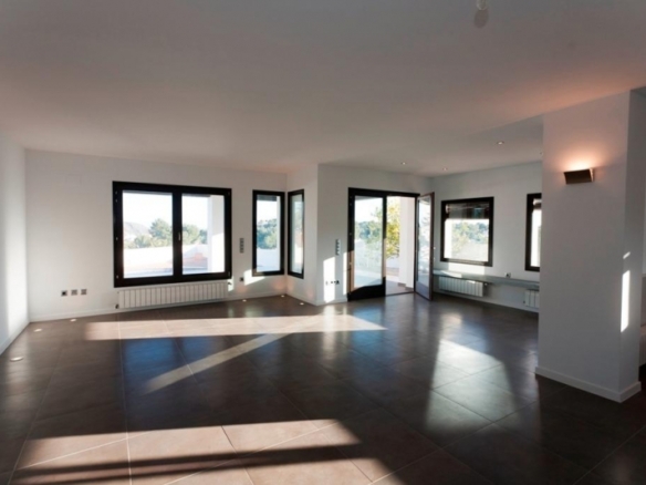 Villa grande en venta con piscina y vistas en Moraira