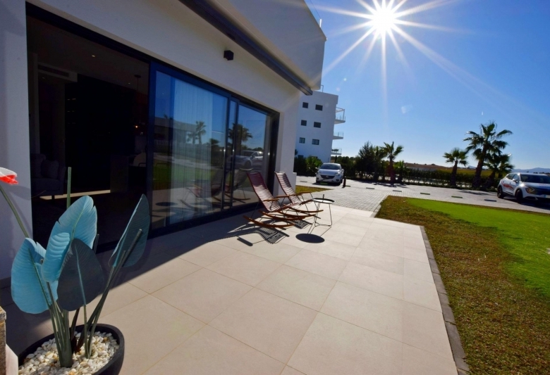 Villa de 3 dormitorios con piscina privada en El Campo de Golf De Alhama(Murcia)