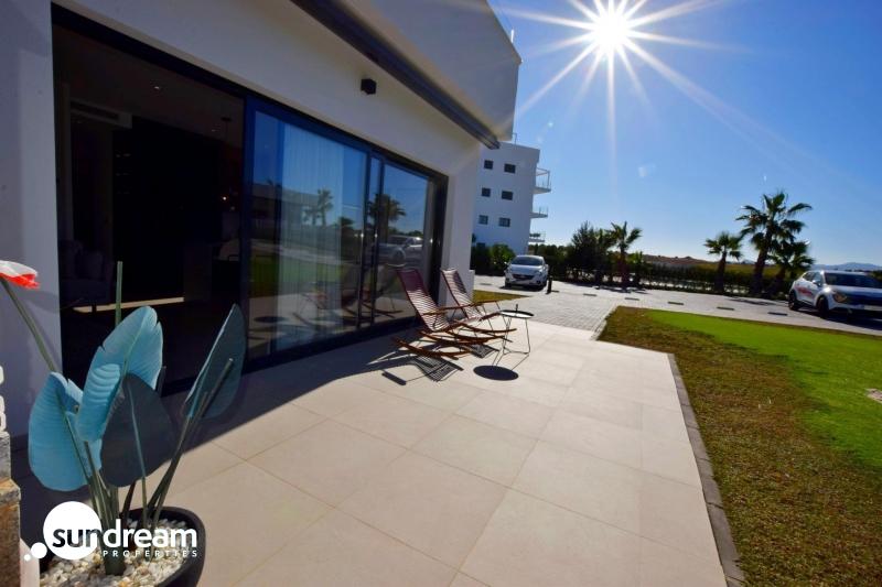 Villa de 3 dormitorios con piscina privada en El Campo de Golf De Alhama(Murcia)