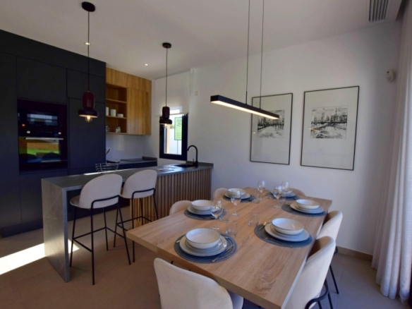 Villa de 3 dormitorios con piscina privada en El Campo de Golf De Alhama(Murcia)