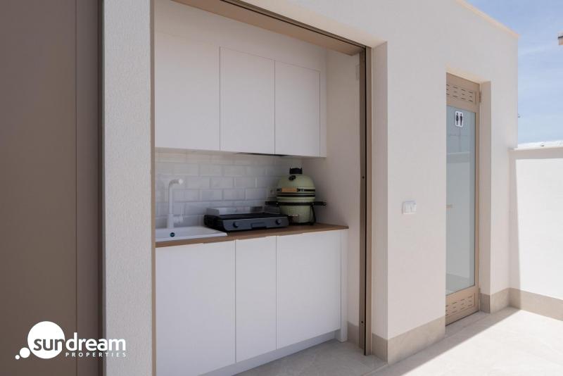 g_42537-25-14 Villa de nueva construcción con 3 dormitorios y piscina privada en Serena Golf-Los Alcázares