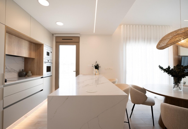 Villa de nueva construcción con 3 dormitorios y piscina privada en Serena Golf-Los Alcázares