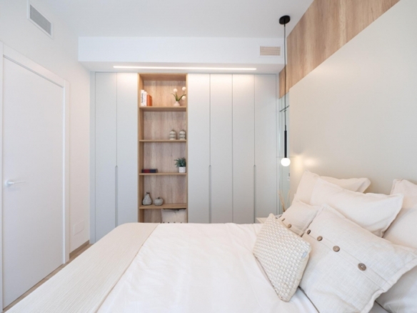 Villa de nueva construcción con 3 dormitorios y piscina privada en Serena Golf-Los Alcázares