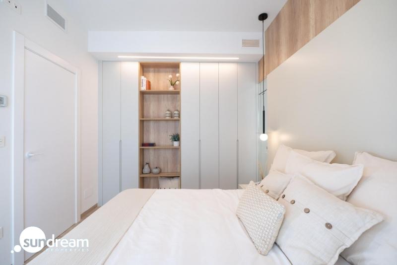 Villa de nueva construcción con 3 dormitorios y piscina privada en Serena Golf-Los Alcázares
