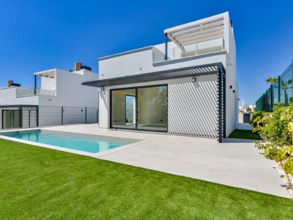 Villa en venta obra nueva con piscina  en Finestrat