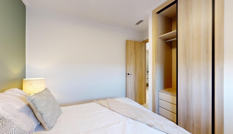 Ático de 3 dormitorios con solarium privado a la venta en El Raso(Guardamar del Segura)