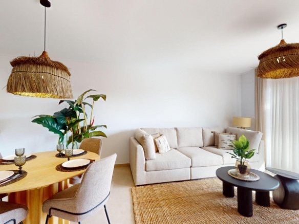 Ático de 3 dormitorios con solarium privado a la venta en El Raso(Guardamar del Segura)