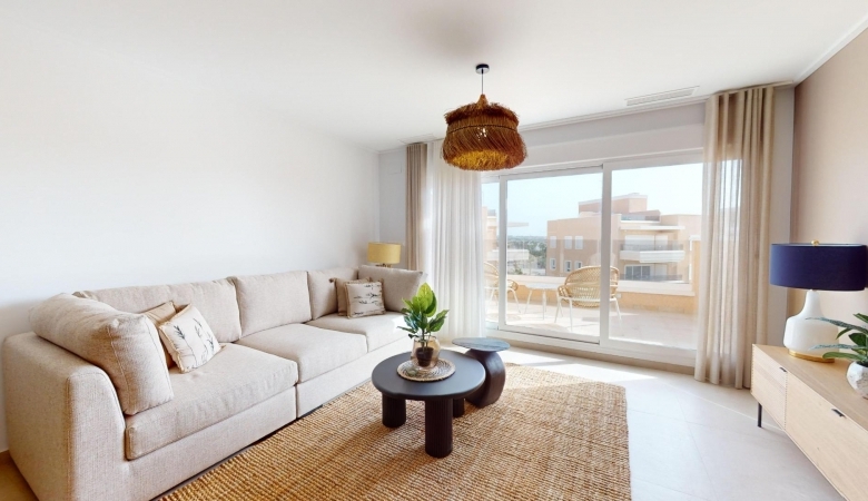 Ático de 3 dormitorios con solarium privado a la venta en El Raso(Guardamar del Segura)